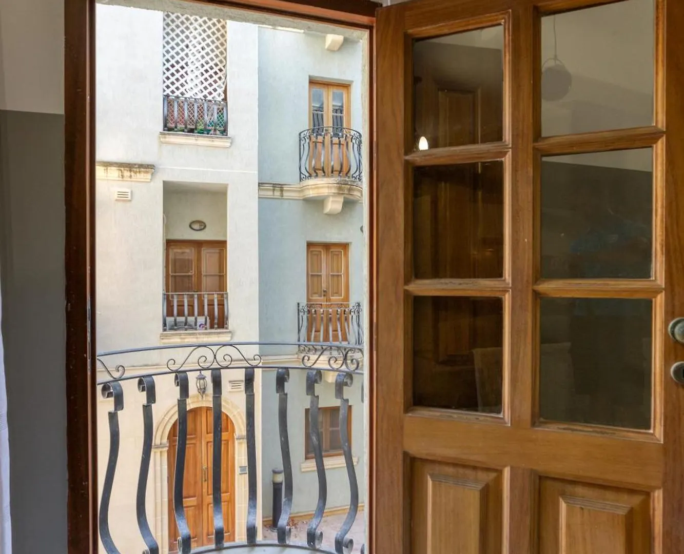 Cosy & Stylish 3Br Home In The Heart Of St'Julians By 360 Estates Saint Julian's